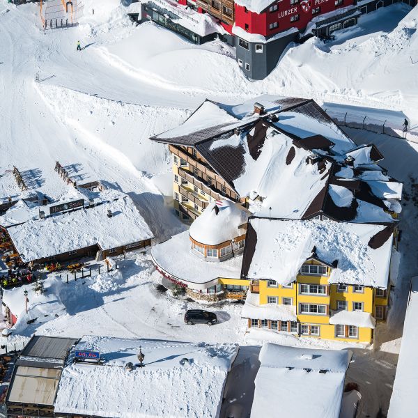 Skihotel an der Piste in Obertauern